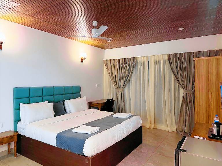 Orange Sky Inn in Canacona