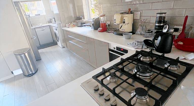 Holiday apartment with pool | Next to Sea Point — photo 4