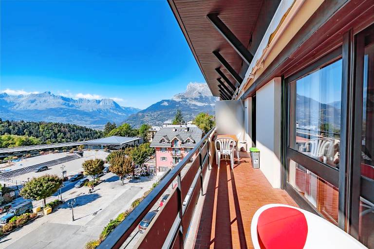 Child-friendly holiday apartment with patio & fast internet | Mountain view | Ski nearby | Suitable for remote work | Dogs allowed in Combloux