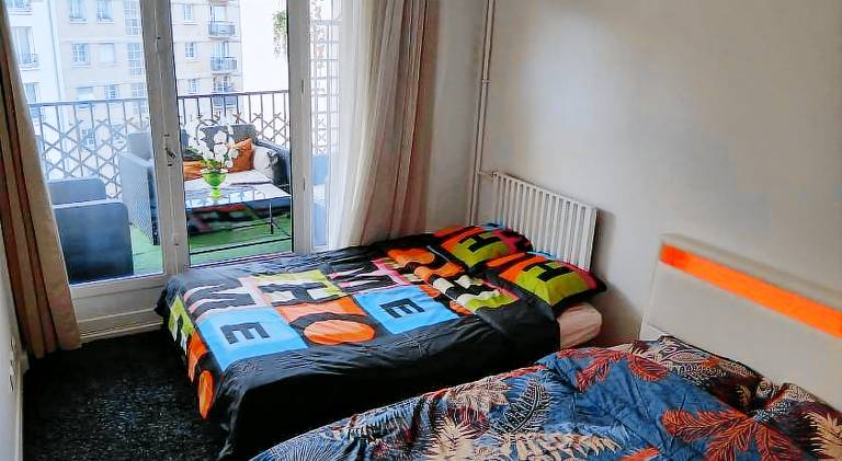 Chambre pour 4 chez Rihani pres de la Tour Eiffel in Issy-les-Moulineaux
