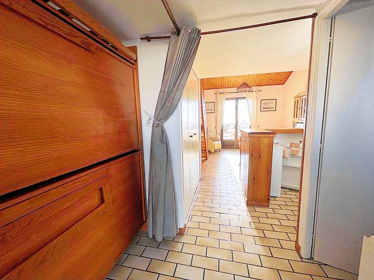 Cottage with Terrace and Sea View, Pets Allowed — photo 3