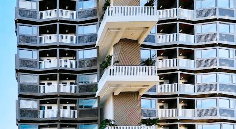 Apartment with pool — photo 4
