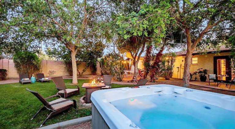 Vacation home with jacuzzi — photo 3