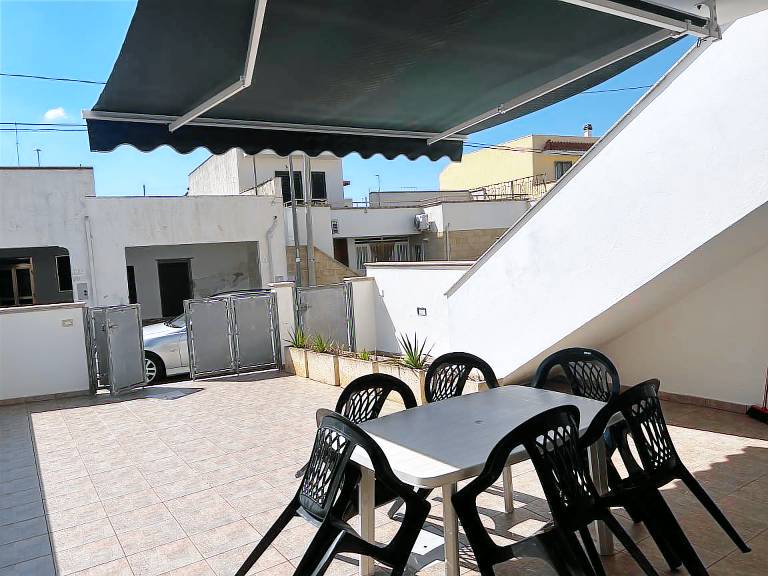 Apartment with 2 rooms for 6 persons — photo 3