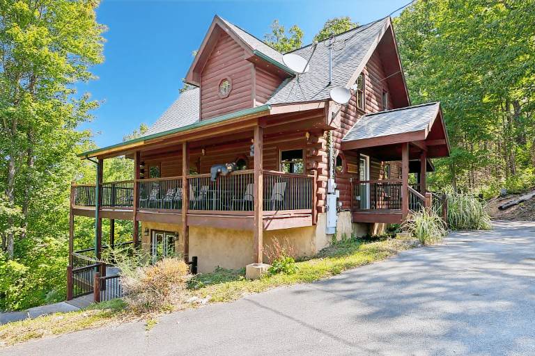Vacation home with pool, jacuzzi & barbeque | Mountain view in Sevierville, TN