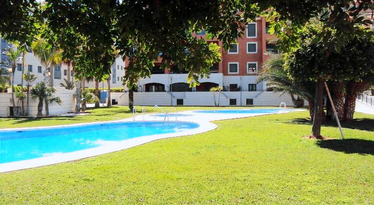 Rental apartment with private pool, jacuzzi & terrace — photo 3