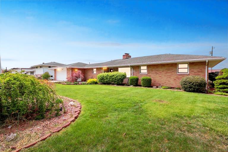 Family-oriented pleasant vacation home with terrace & yard | Pet-friendly — photo 2