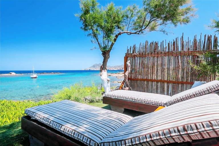 Niki Savvas Studio & Suites