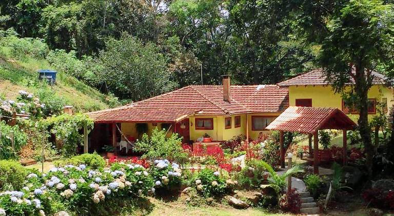 Vacation home with patio, garden & BBQ in Nova Friburgo