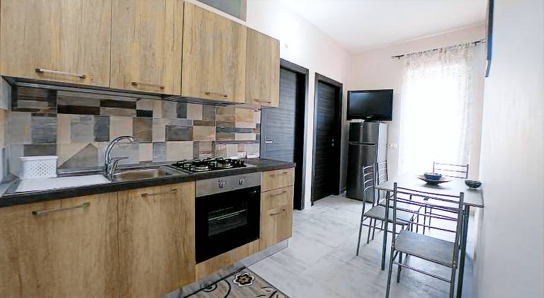 Serviced apartment with terrace, private pool & garden — photo 4