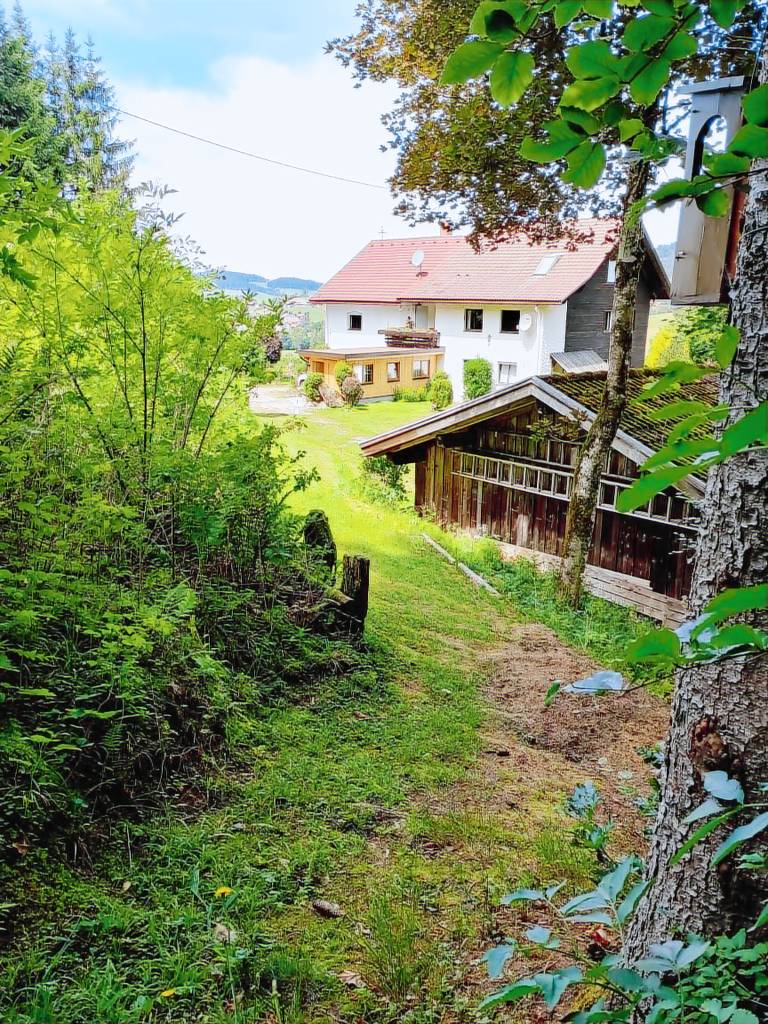 Rental apartment with patio, barbeque & yard | Garden view — photo 3