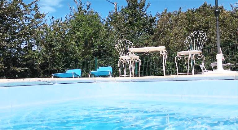 Villa with pool — photo 5
