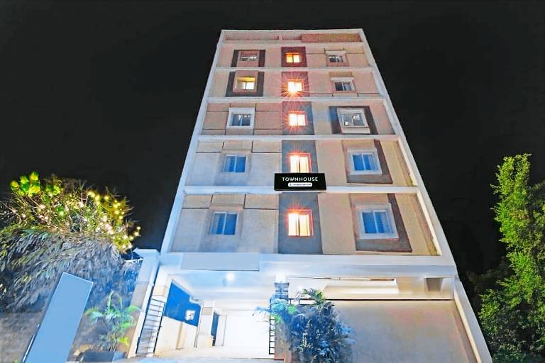 Super Townhouse Kondapur Near Botanical Garden