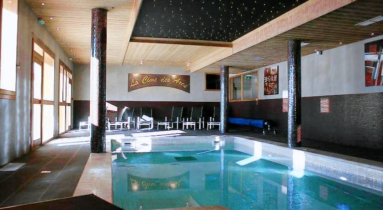Serviced apartment with pool & sauna — photo 2