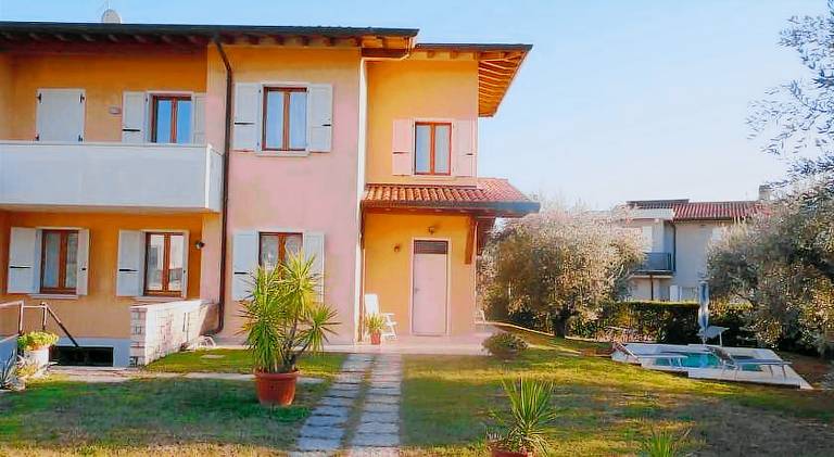 Rental apartment with pool in San Felice del Benaco