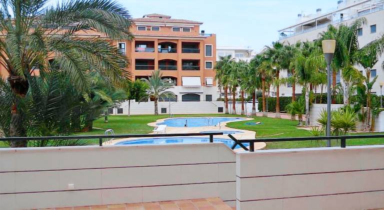 Holiday apartment with jacuzzi & pool — photo 4