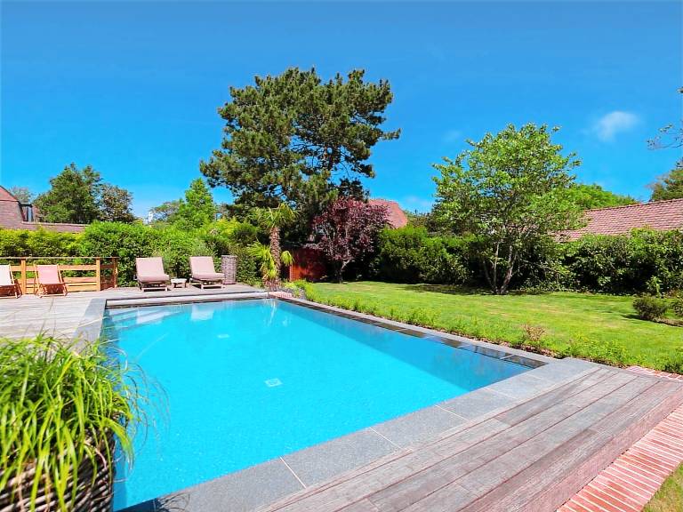 Villa with private pool & garden in Montreuil