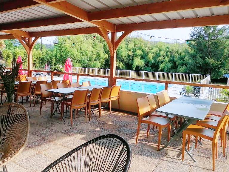 Family-oriented lovely chalet with heated pool & terrace | Dogs allowed — photo 3