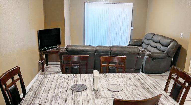 Ample holiday apartment | Pets are welcome in Englewood, FL