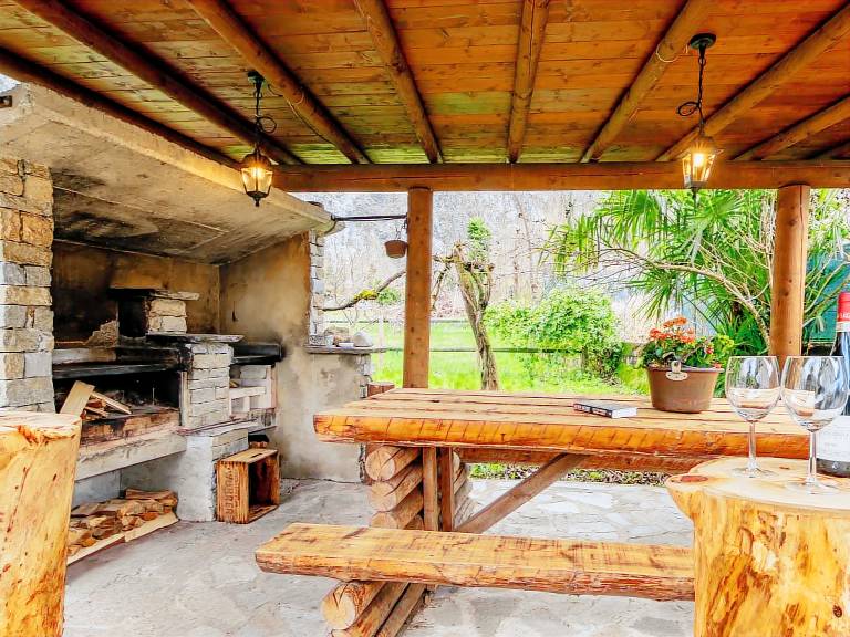 Fully equipped lovely holiday apartment with grill, patio & garden | Mountain view | Pet-friendly — photo 2