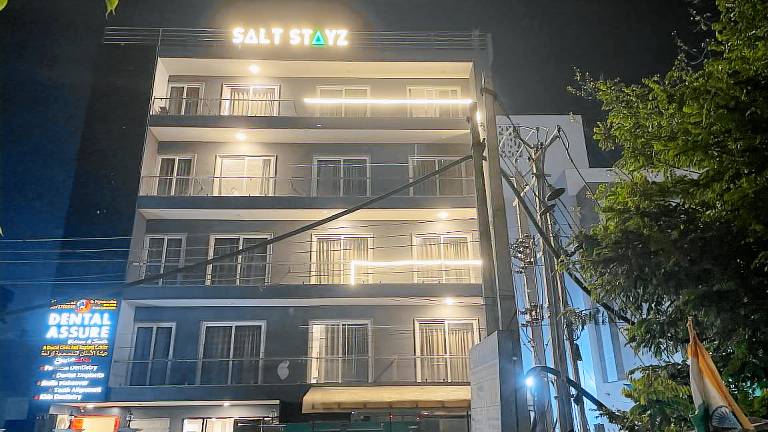 Saltstayz Express Medicity Near Medanta Hospital