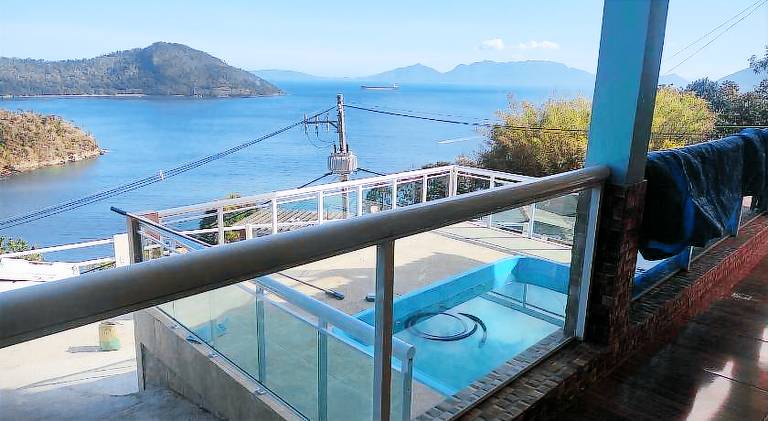 Vacation home with pool in Mangaratiba