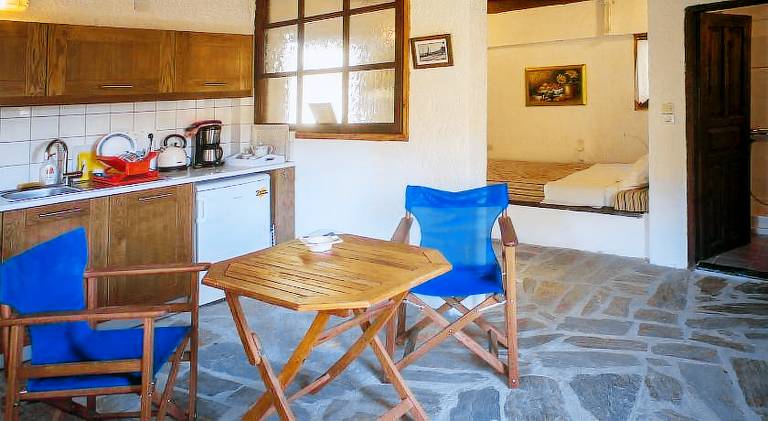 House with garden & terrace — photo 4