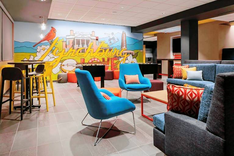 Tru by Hilton Lynchburg — photo 4
