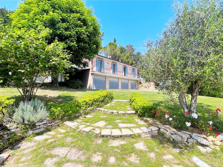 Vacation home with garden, private pool & BBQ — photo 3