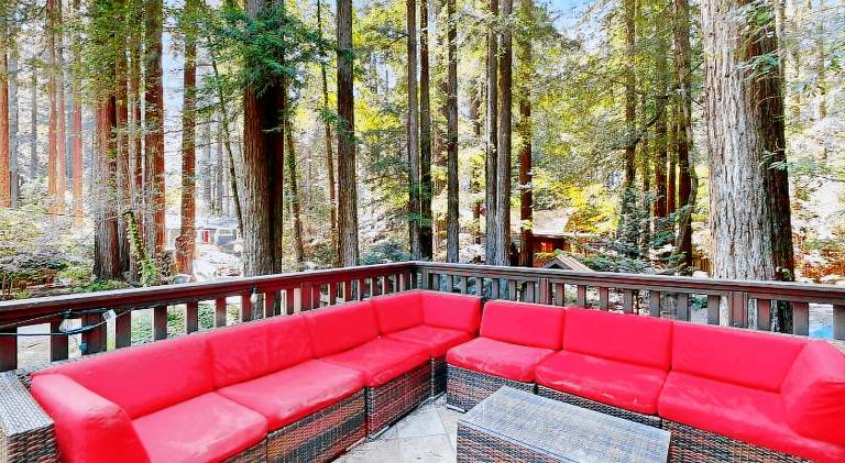 Vacation home with jacuzzi — photo 5