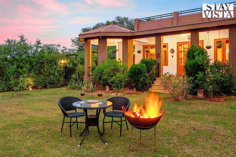 Villa with garden in Jamwa Ramgarh