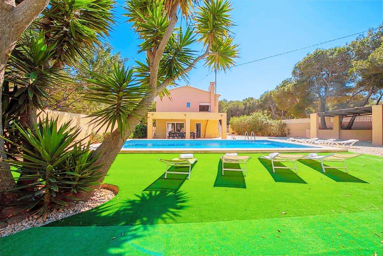 Villa with private pool, garden & barbeque — photo 4