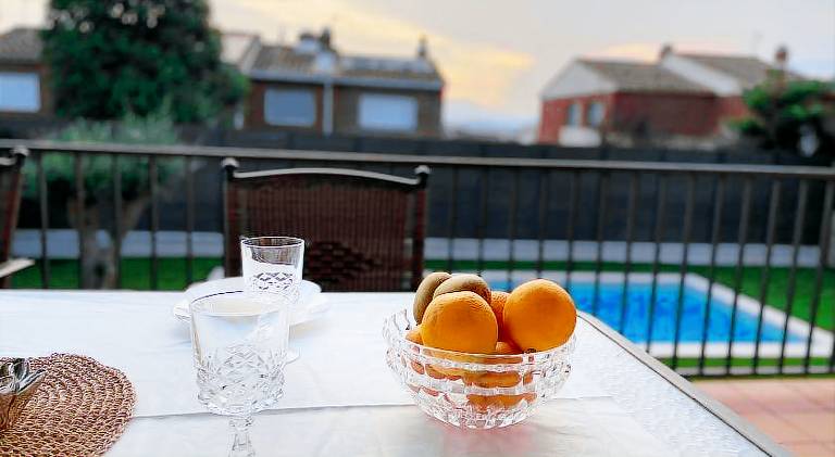 Vacation home with pool — photo 5