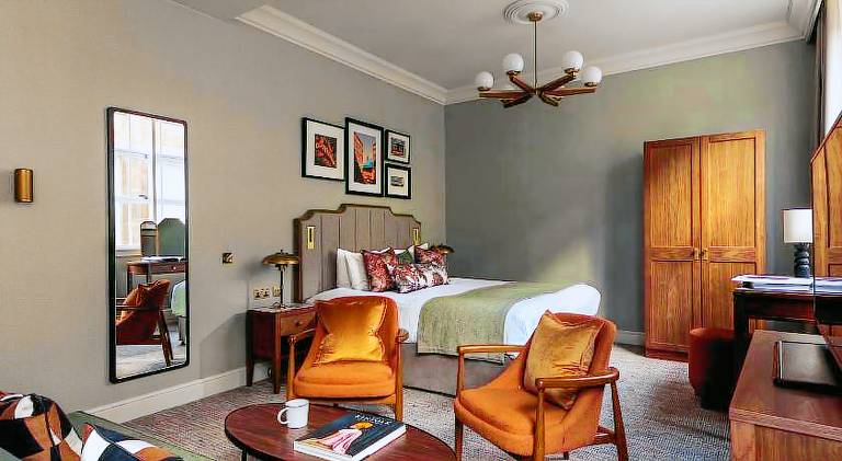 Serviced apartment with patio | Close to George Square | Good for workation | Pets allowed — photo 2