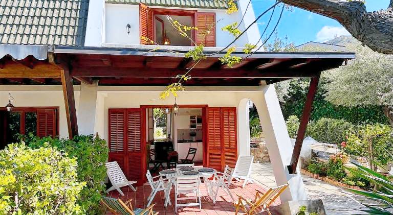 House with 1 room for 4 persons in Cefalù