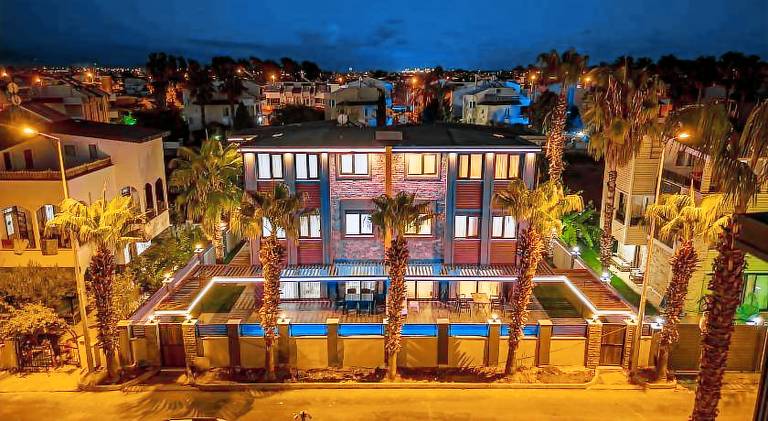 Fully equipped beautiful villa with private pool, jacuzzi & barbecue | Dogs allowed in Antalya