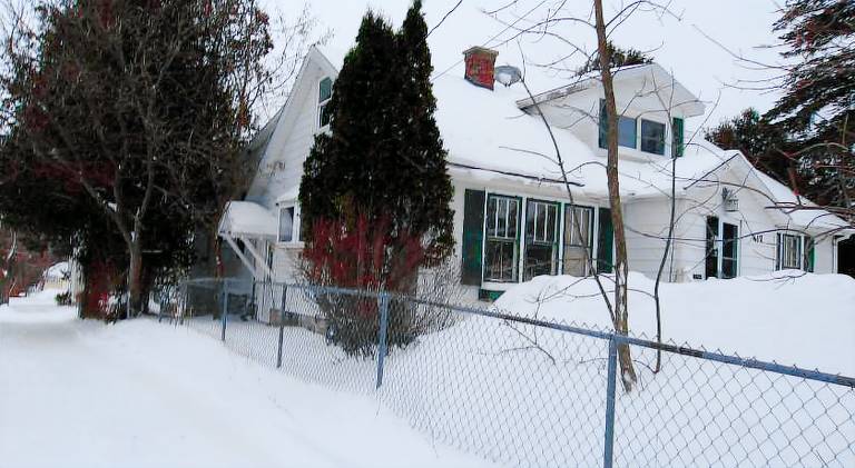 Vacation home with jacuzzi | Pet-friendly in Petoskey, MI