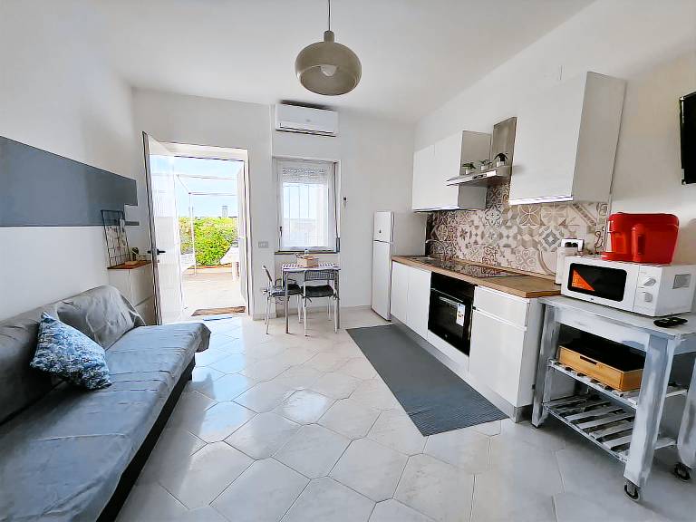 Apartment with private pool, barbecue & terrace | Beach view — photo 4