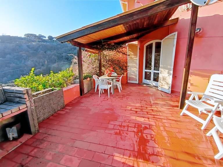 Beautiful holiday apartment with patio, fast internet & BBQ | Sea view | Pet-friendly — photo 2