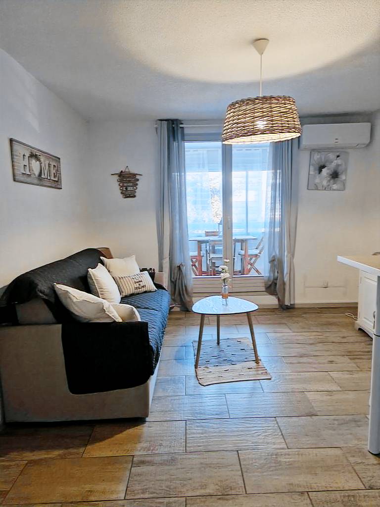 Studio 'Sanary Sur Mer, Soleil Et Douceur I' with Private Terrace, Wi-Fi and Air Conditioning — photo 3