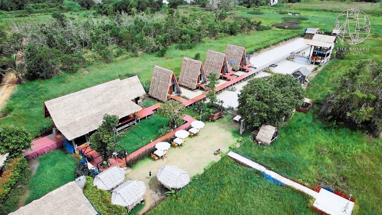 Rice Wonder Cafe & Eco Resort in Klaeng