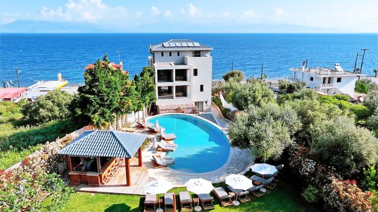Alissachni SeaSide Hotel in Xylokastro-Evrostina