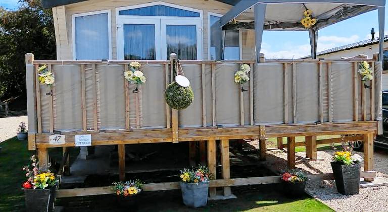 Lodge with garden & patio in Doncaster