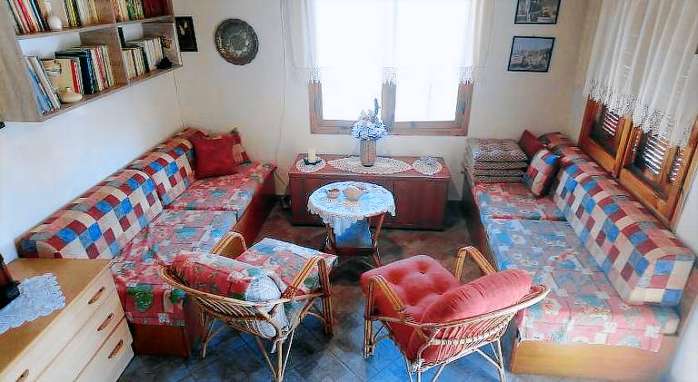 House with barbecue, garden & patio — photo 4