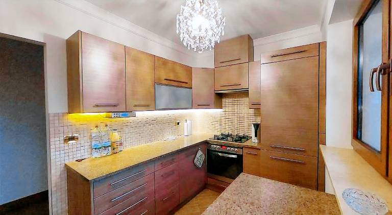 Villa with jacuzzi — photo 2