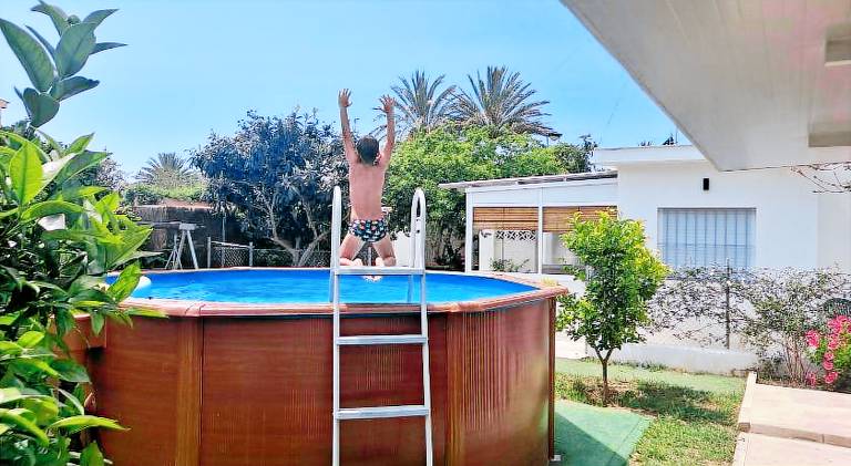 Vacation home with pool — photo 4