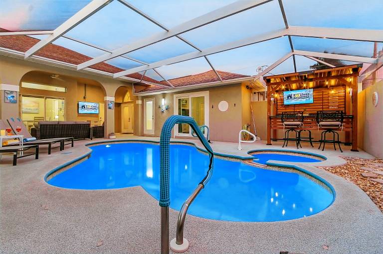 Waterfront Bliss with Pool & Spa – Your Perfect Escape Awaits - Sunset Cove - Roelens in Cape Coral, FL