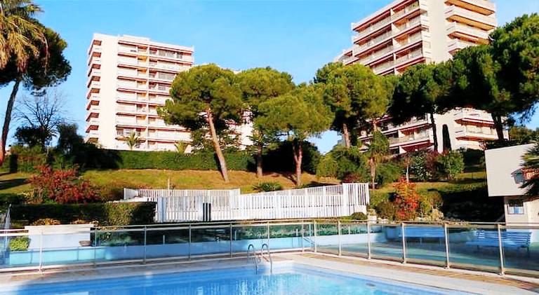 Apartment with pool | Pet-friendly in Antibes