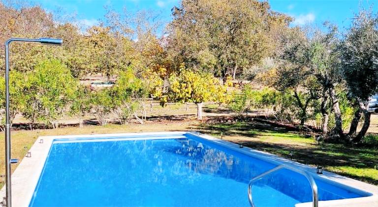 Vacation home with pool — photo 4