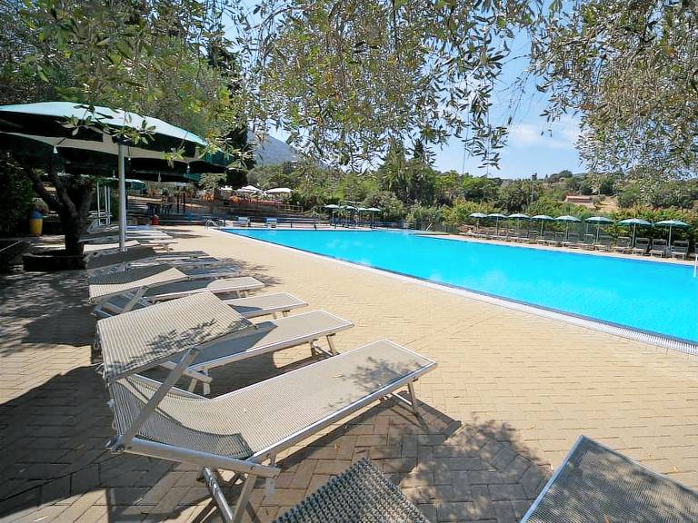 Chalet with patio & pool — photo 2